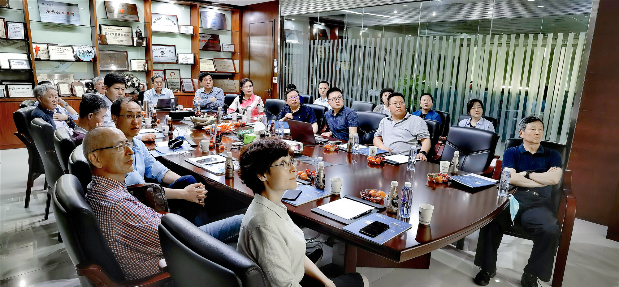 座談交流2_副本.jpg 座談交流2_副本.jpg